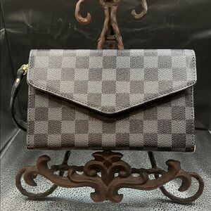 NWOT Rita Messi Checkered Black and Gray Women's Clutch